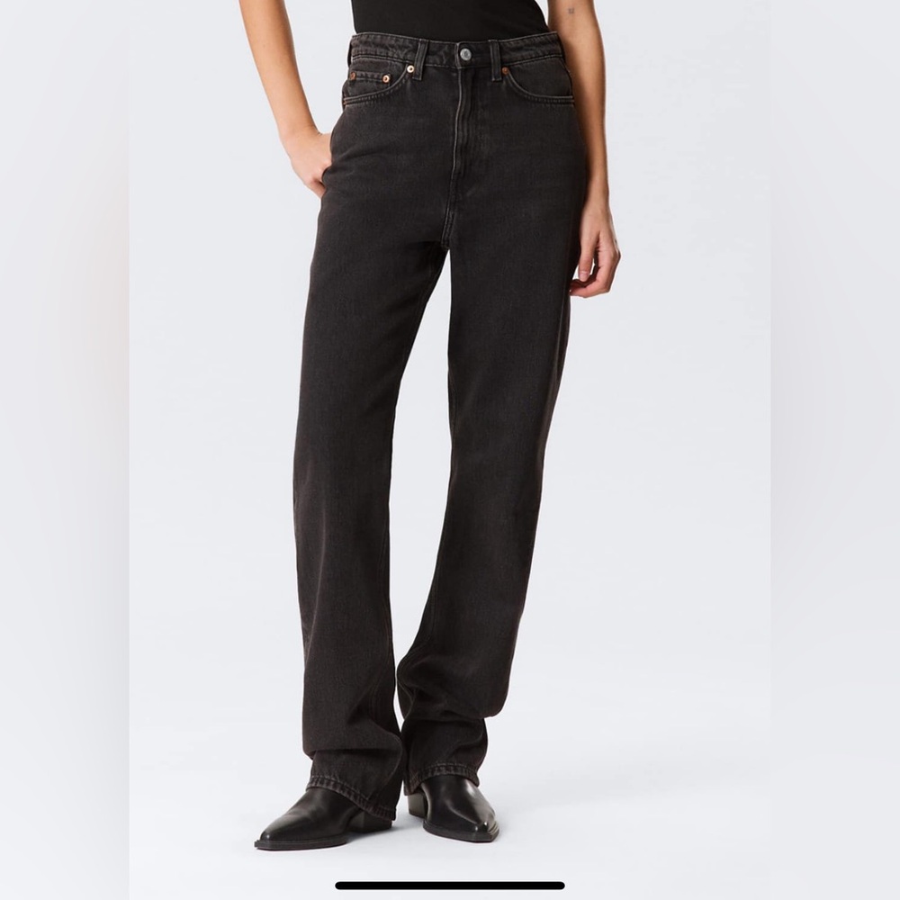 Weekday Rowe Extra High Waist Regular Fit Straight Jean in Echo Black